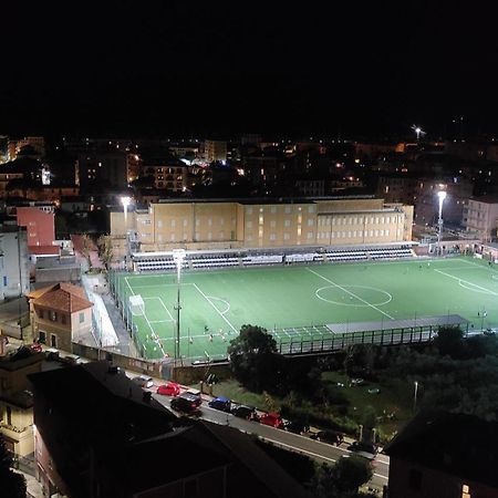 Super Vista Al Grattacielo Di Lavagna Appartement Buitenkant foto