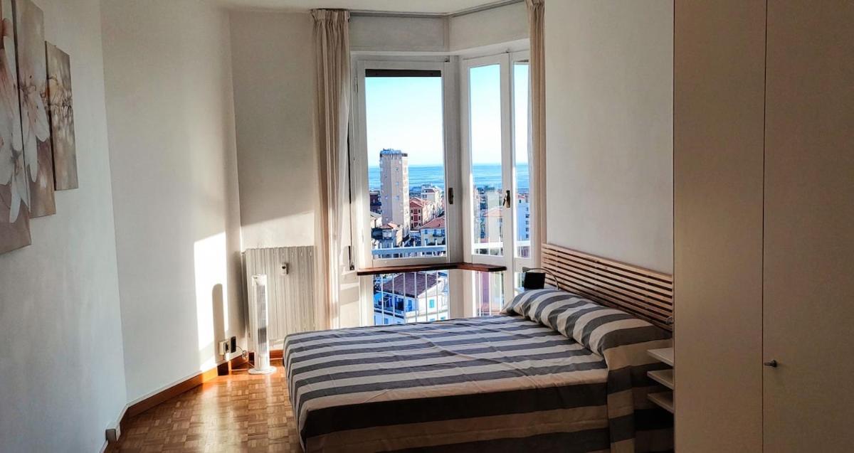 Super Vista Al Grattacielo Di Lavagna Appartement Buitenkant foto
