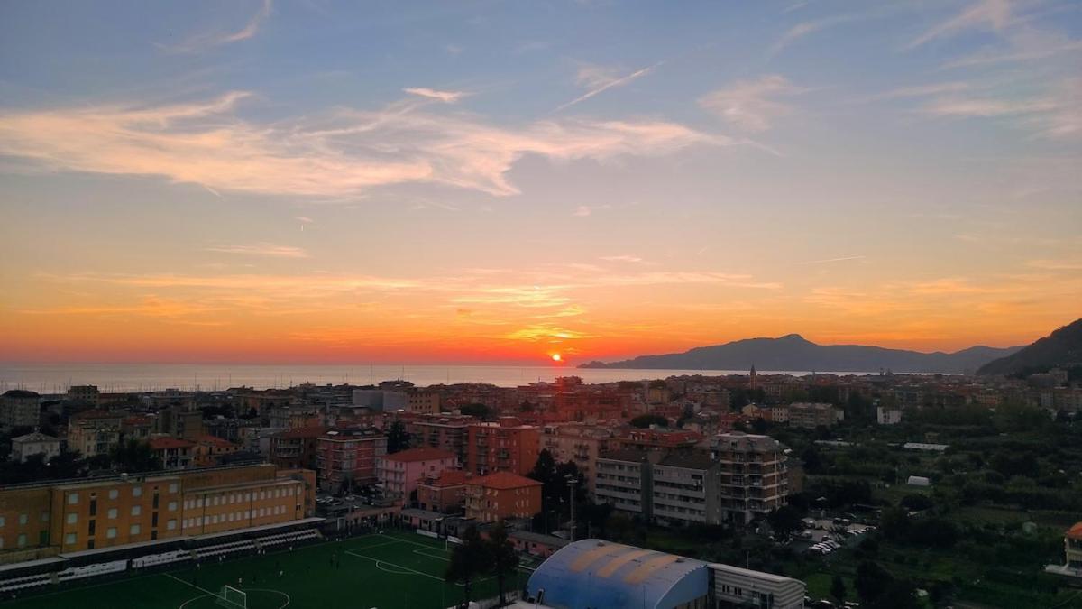 Super Vista Al Grattacielo Di Lavagna Appartement Buitenkant foto