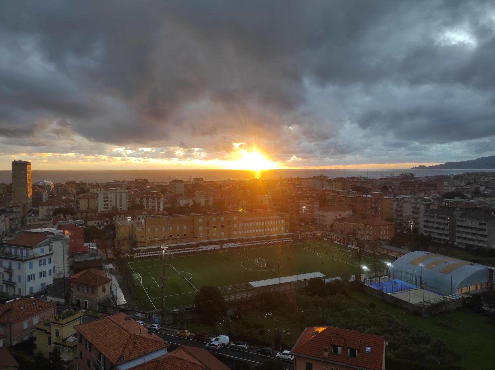 Super Vista Al Grattacielo Di Lavagna Appartement Buitenkant foto