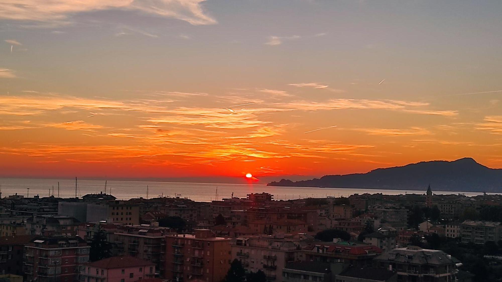 Super Vista Al Grattacielo Di Lavagna Appartement Buitenkant foto